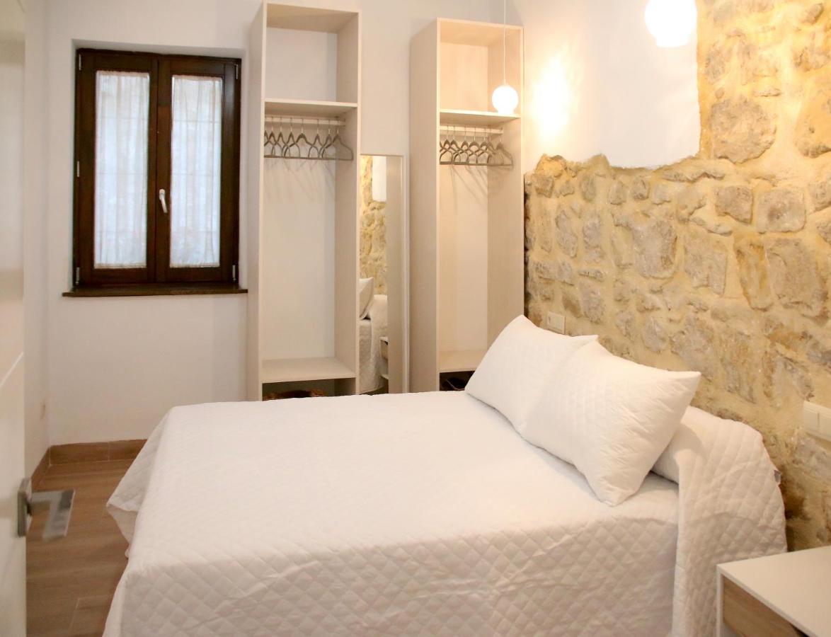 Apartamentos Turisticos La Estacion Úbeda Eksteriør bilde